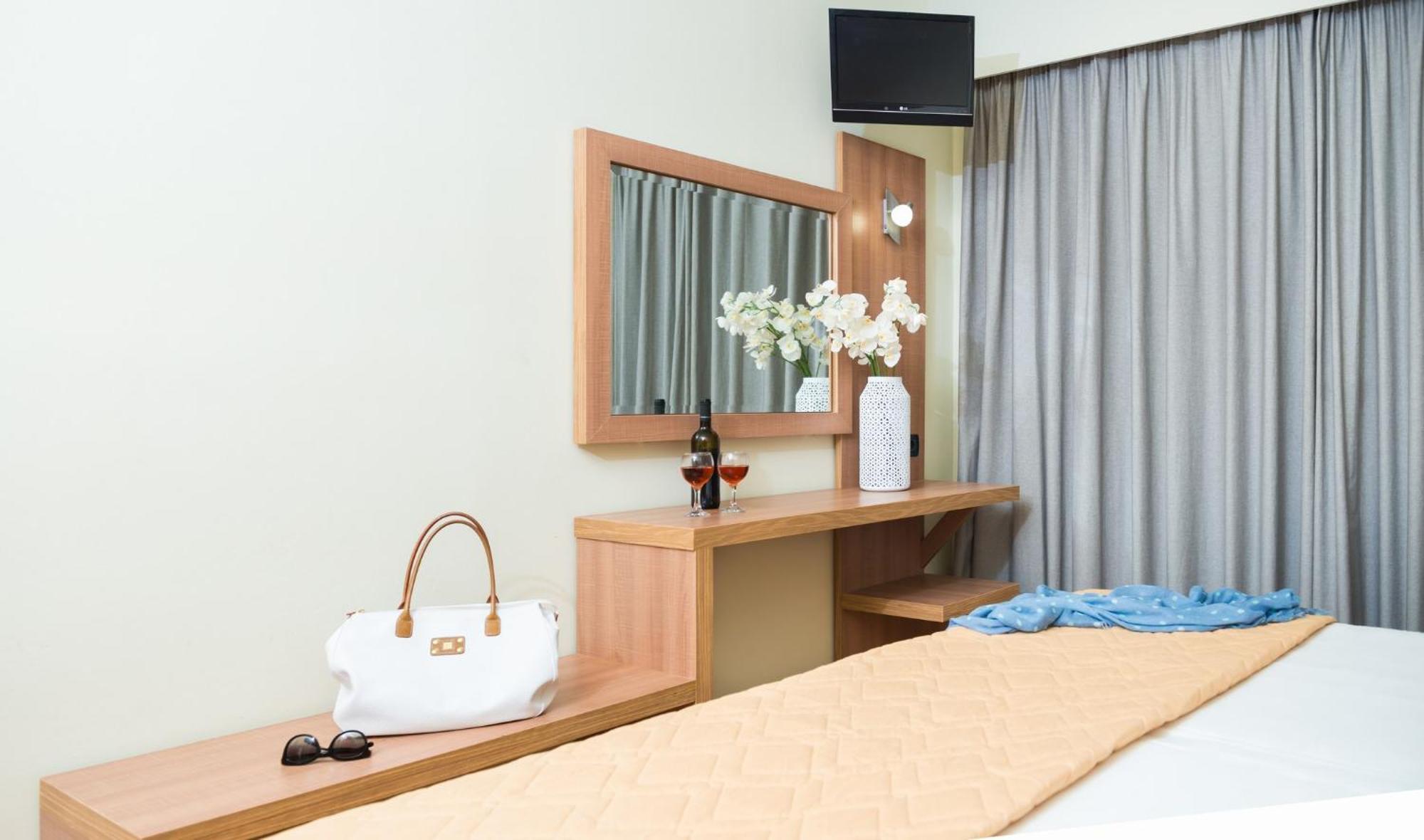 Cameră dublă Deluxe cu balcon