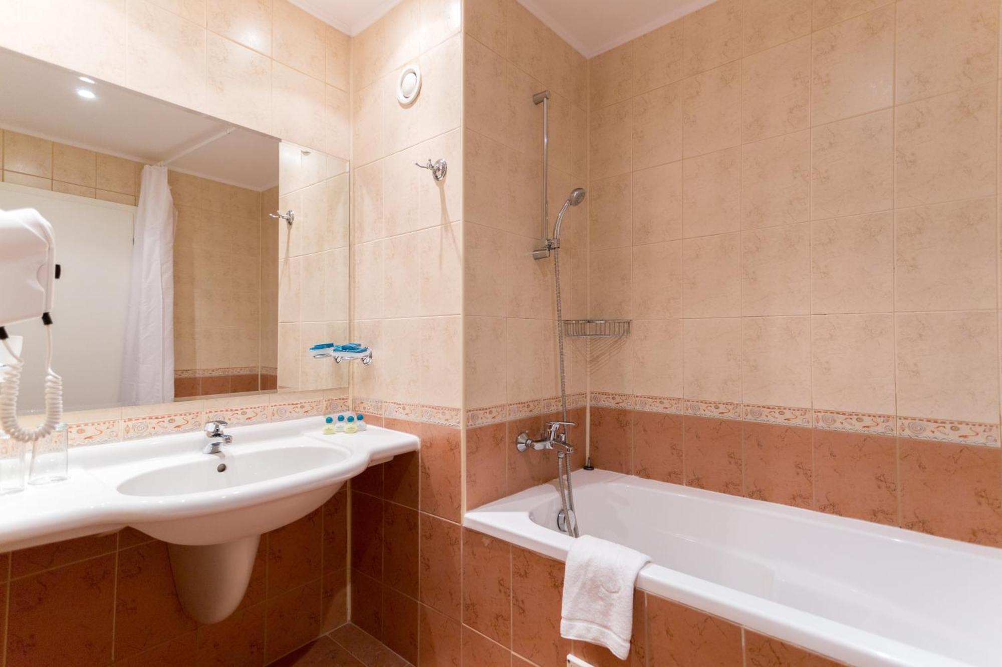 Premium Twin Room with Sea View,893488702:JPEG