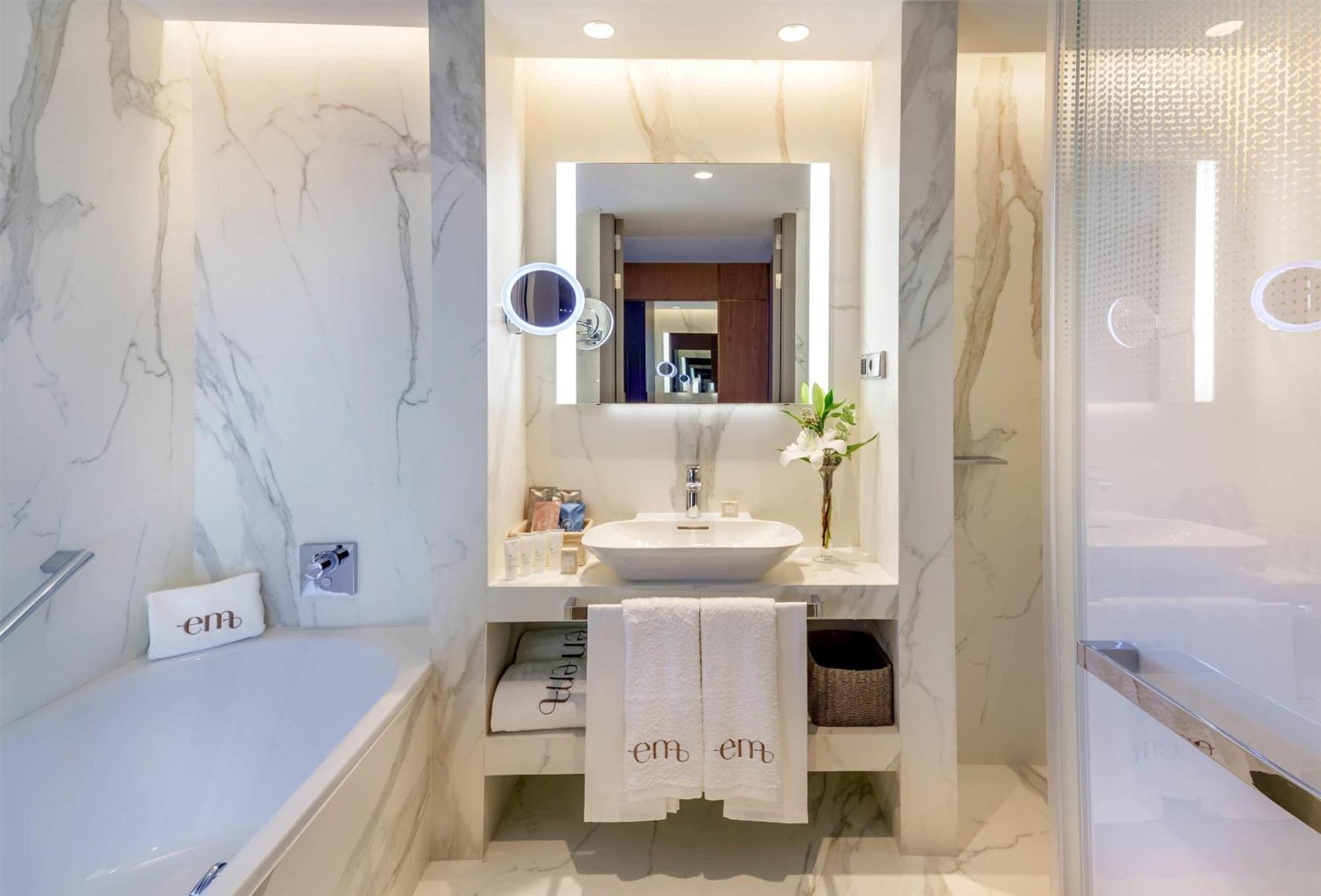 Deluxe Double or Twin Room Tranquility