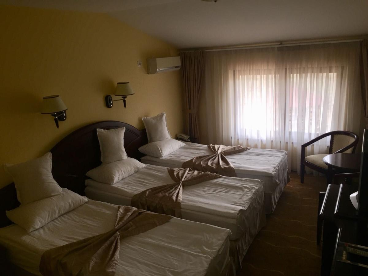 Triple Room,631295796:JPEG