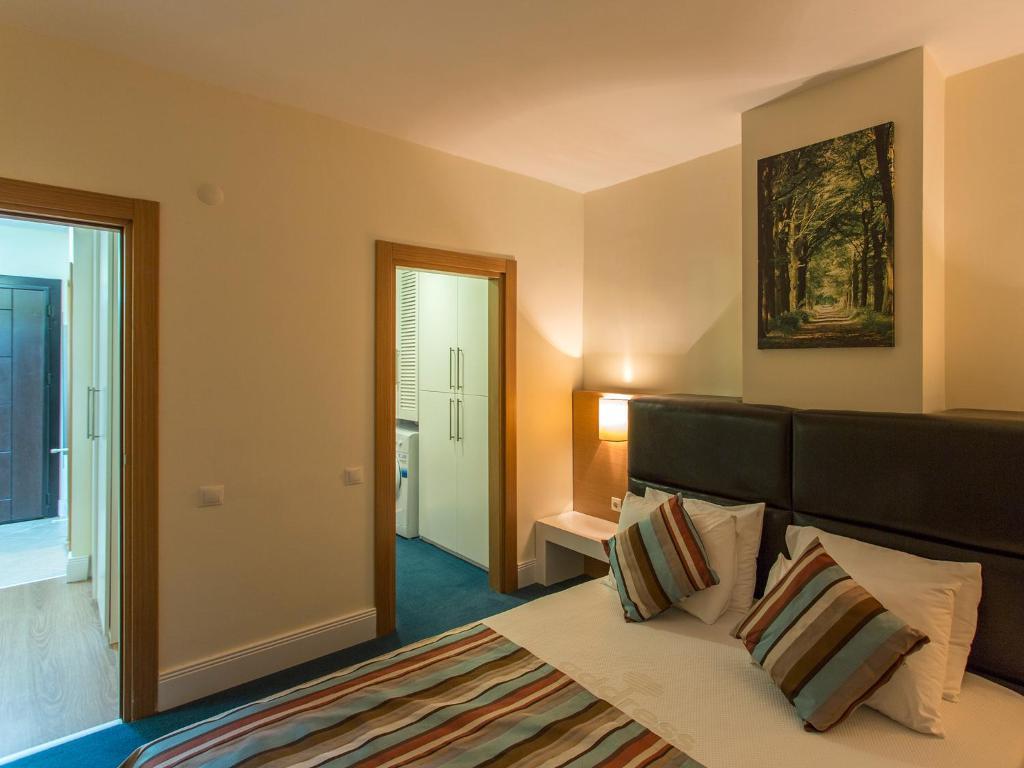 Apartament cu 2 dormitoare şi vedere parțială la mare