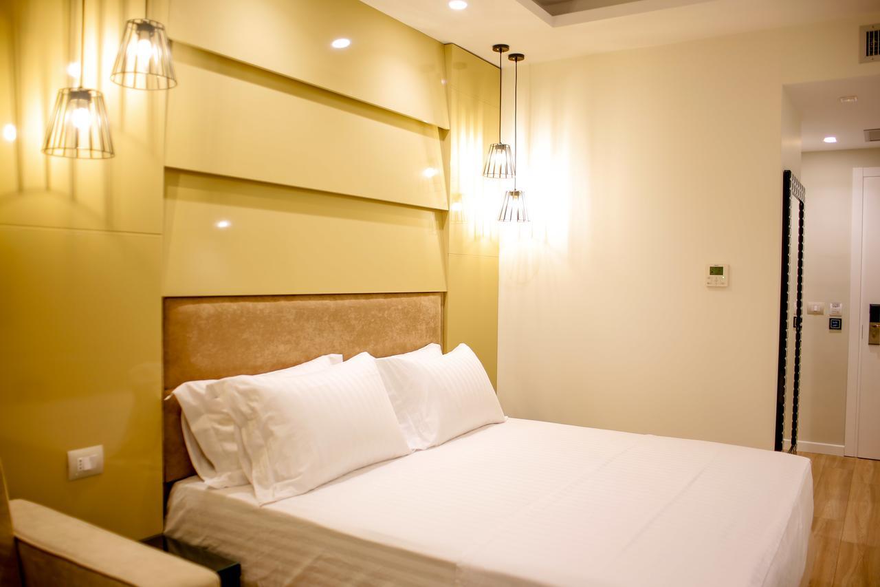 Cameră dublă Deluxe cu balcon