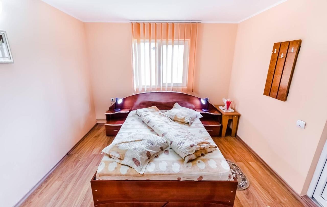 Cameră dublă cu baie privată
