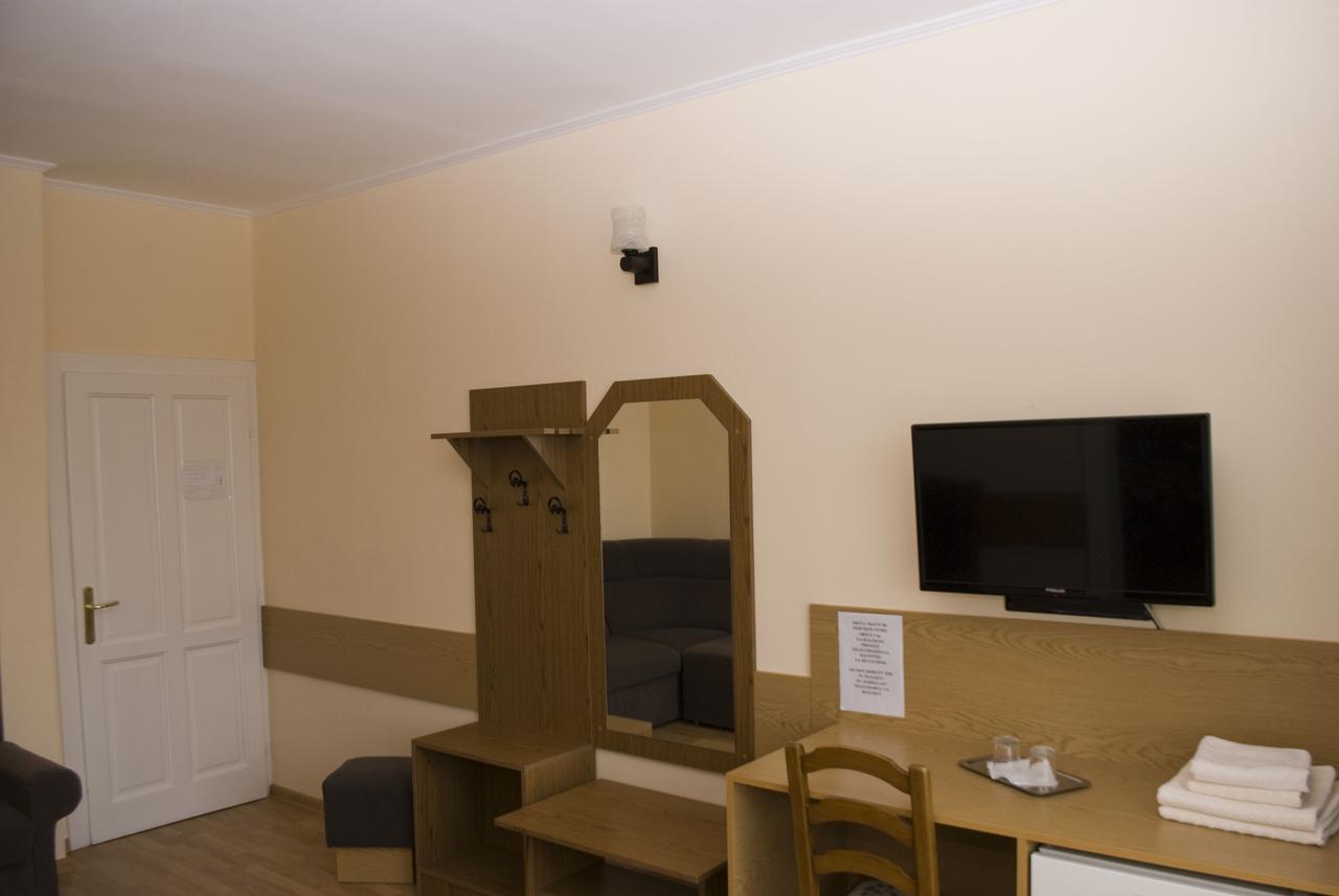 Double Room,647912490:JPEG