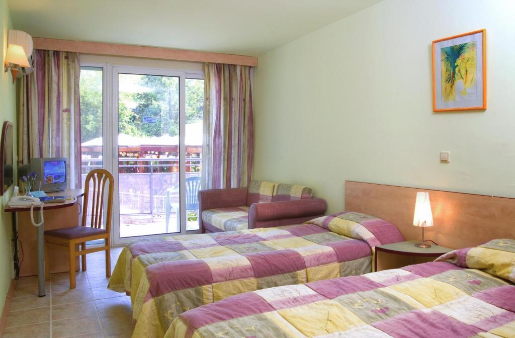 Superior Double or Twin Room,1210052362:JPEG