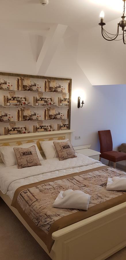 Double Room,1593701019:JPEG