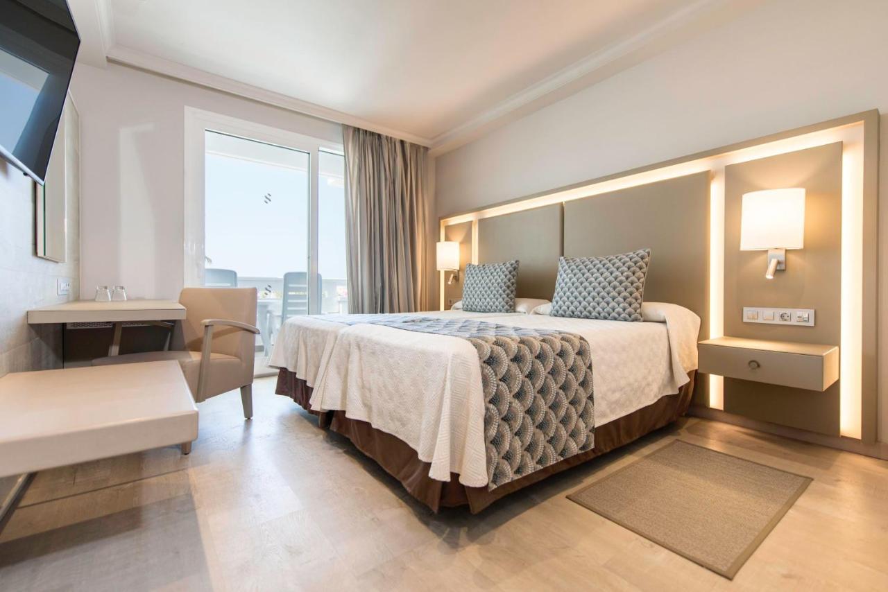 Up Room (3 Adults)