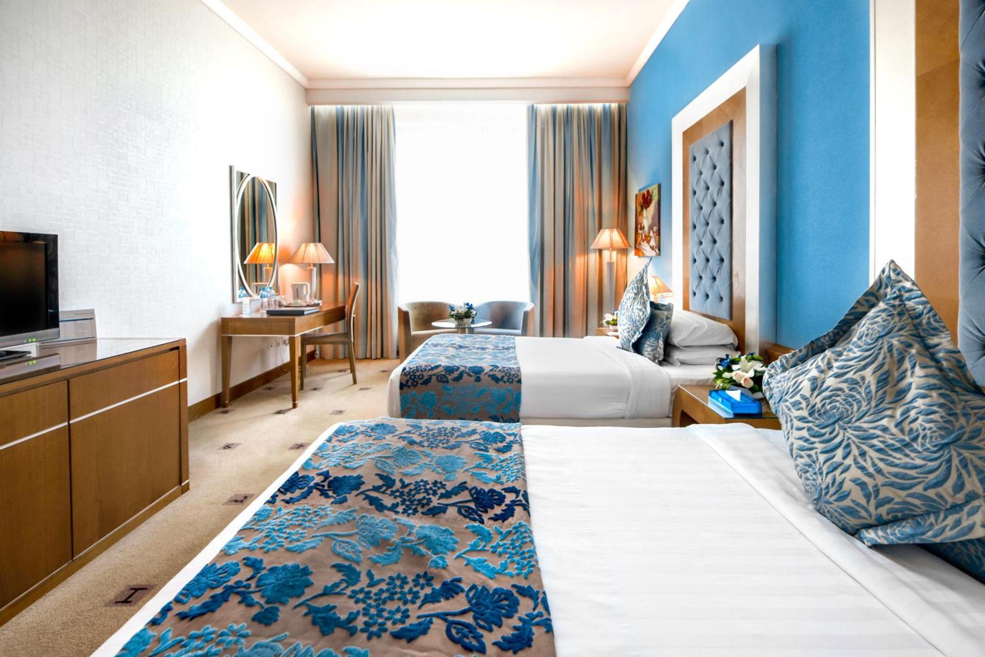 Standard Twin Room City View - Staycation Package (Early check-in 11am & late check-out at 4pm, 30% off F&B & 15% off Spa & Salon valid until 31 August 2026 only)