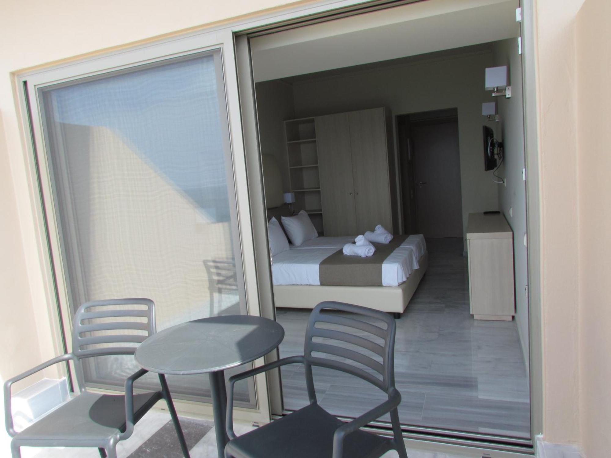 Studio superior cu vedere la mare