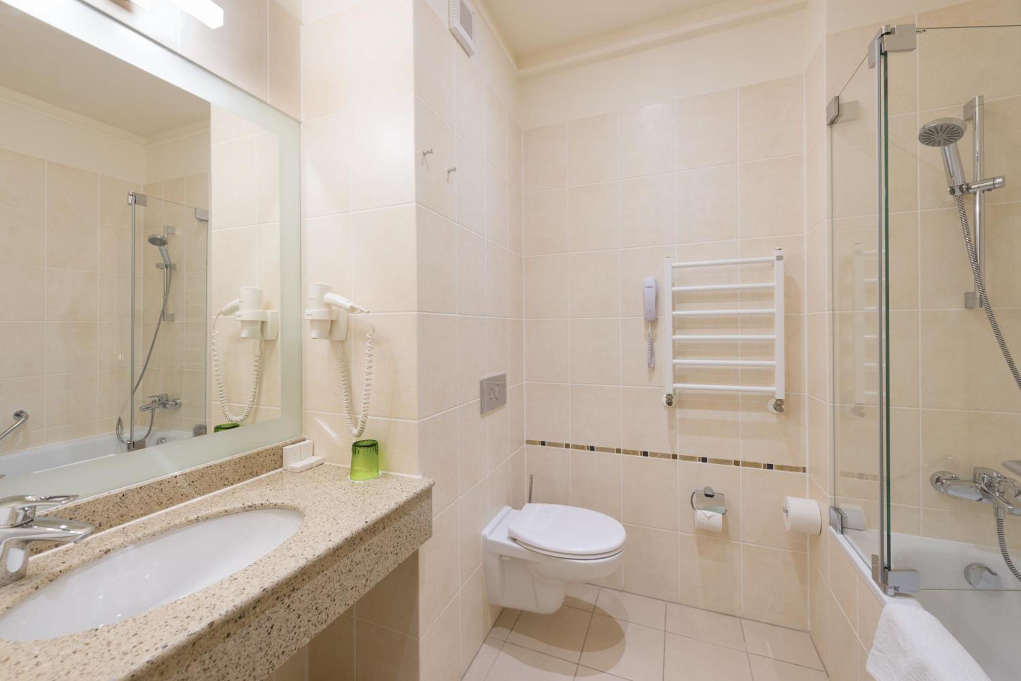 Double Room,706276360:JPEG