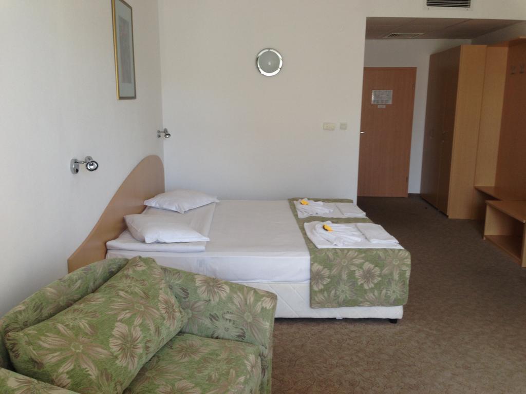 Twin Room Balcony,1378831226:JPEG