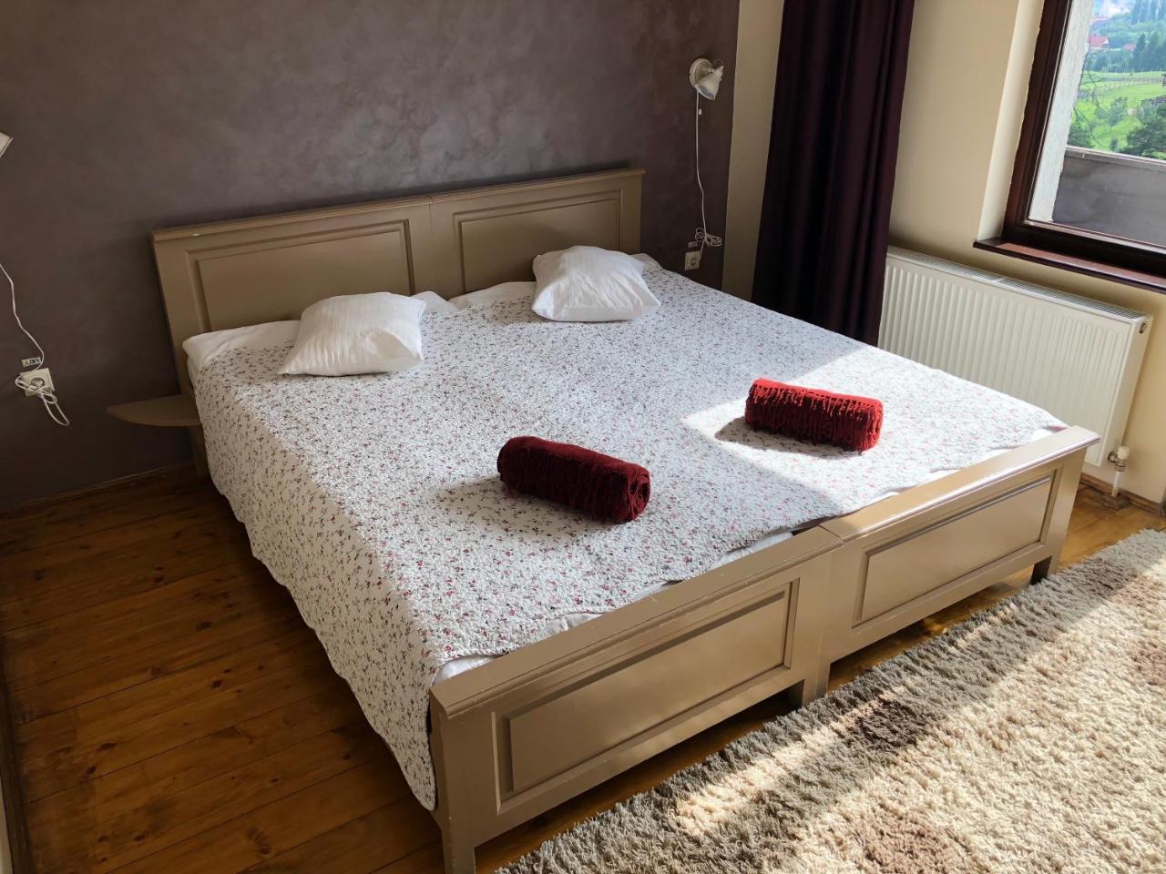 Cameră twin cu balcon