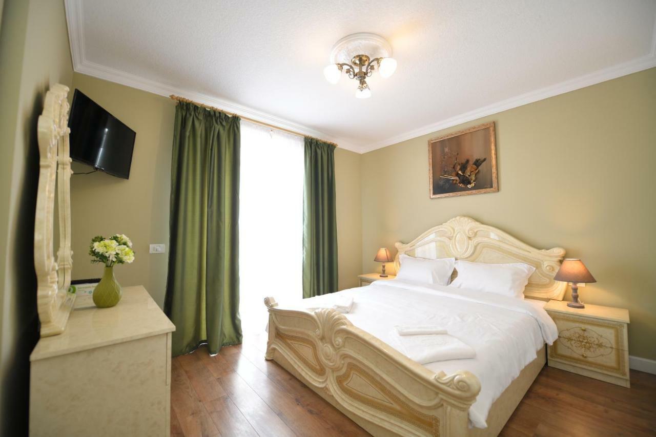 Cameră dublă Deluxe cu balcon