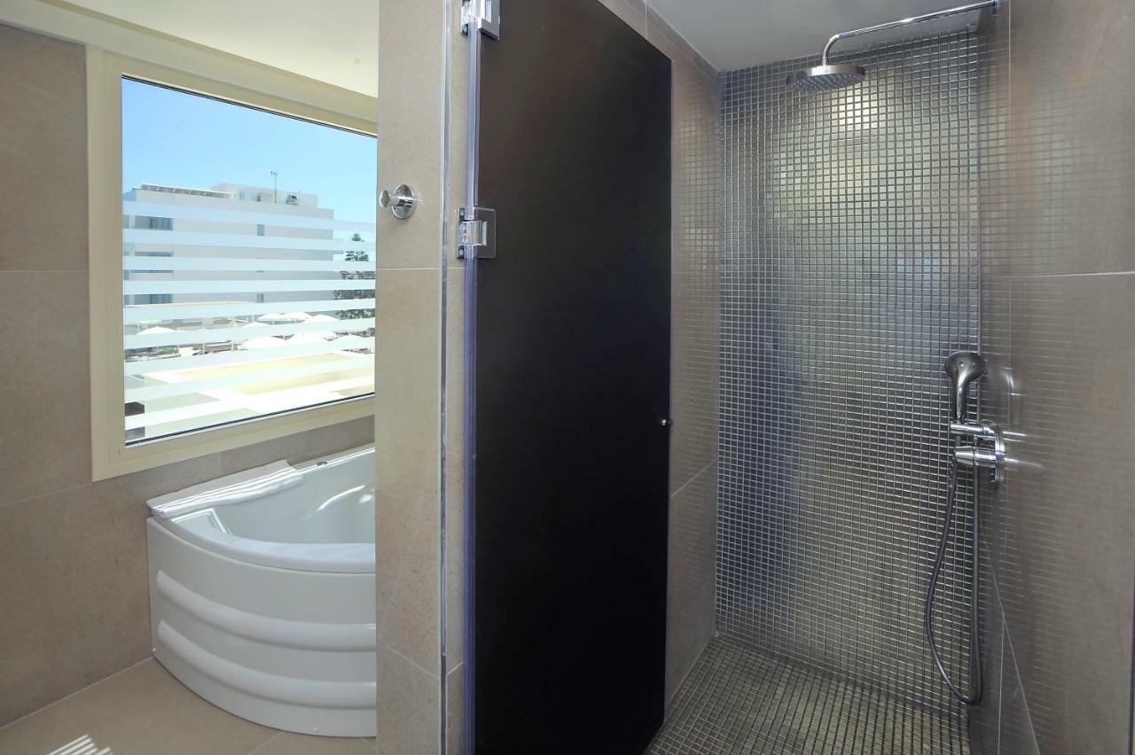 Suită de lux cu vedere la mare și cadă spa interioară/în aer liber