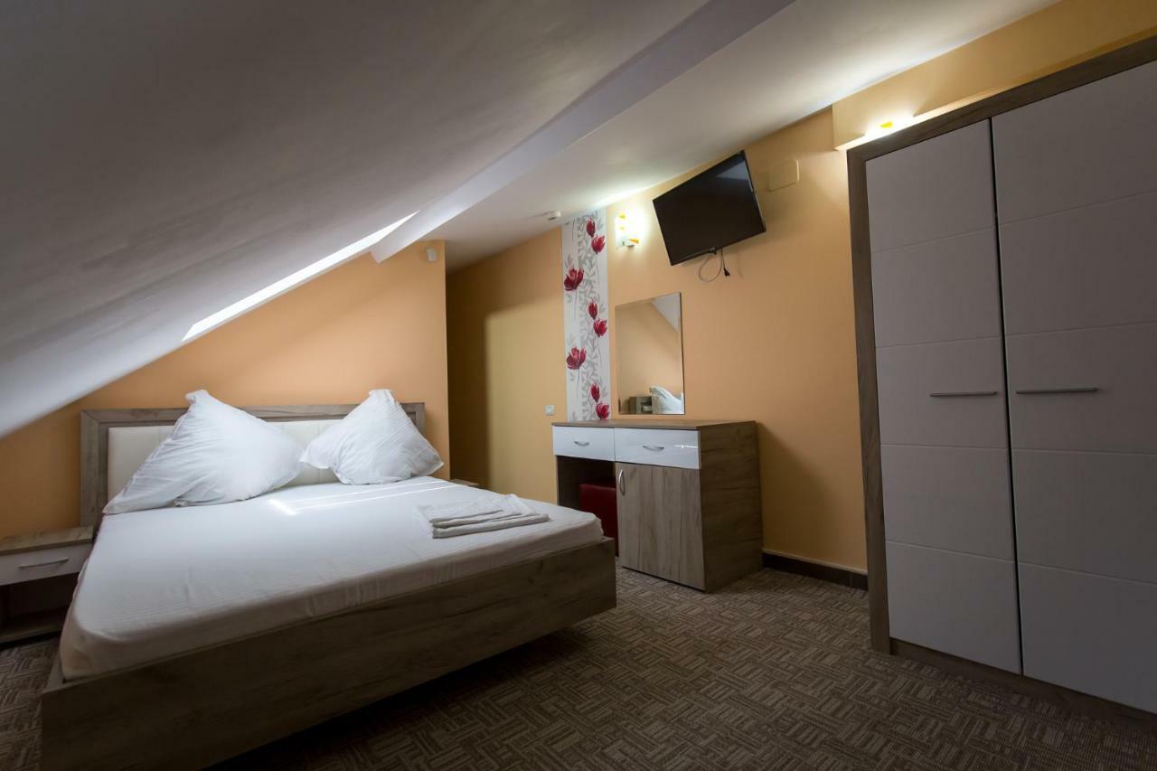 Double Room - Attic,812151126:JPEG