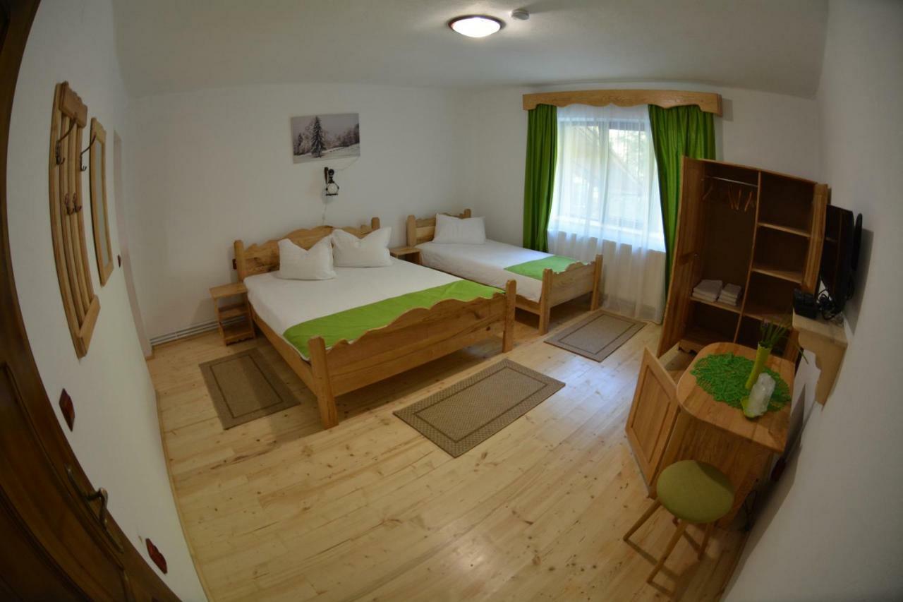 Triple Room,815109257:JPEG