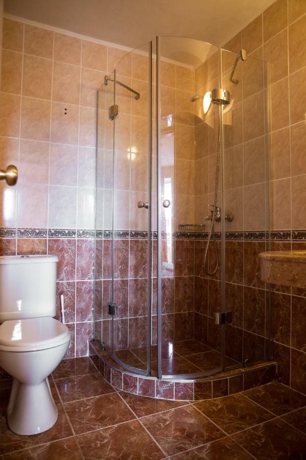 Cameră dublă sau twin Deluxe cu balcon (2 adulți + 1 copil)