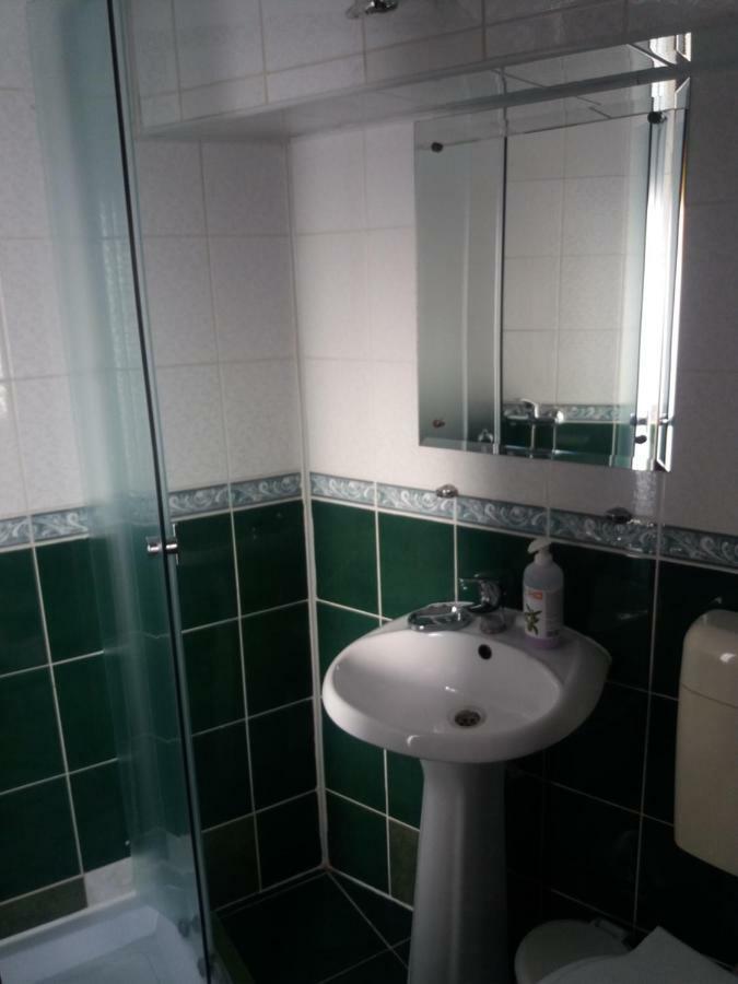 Cameră dublă cu baie privată