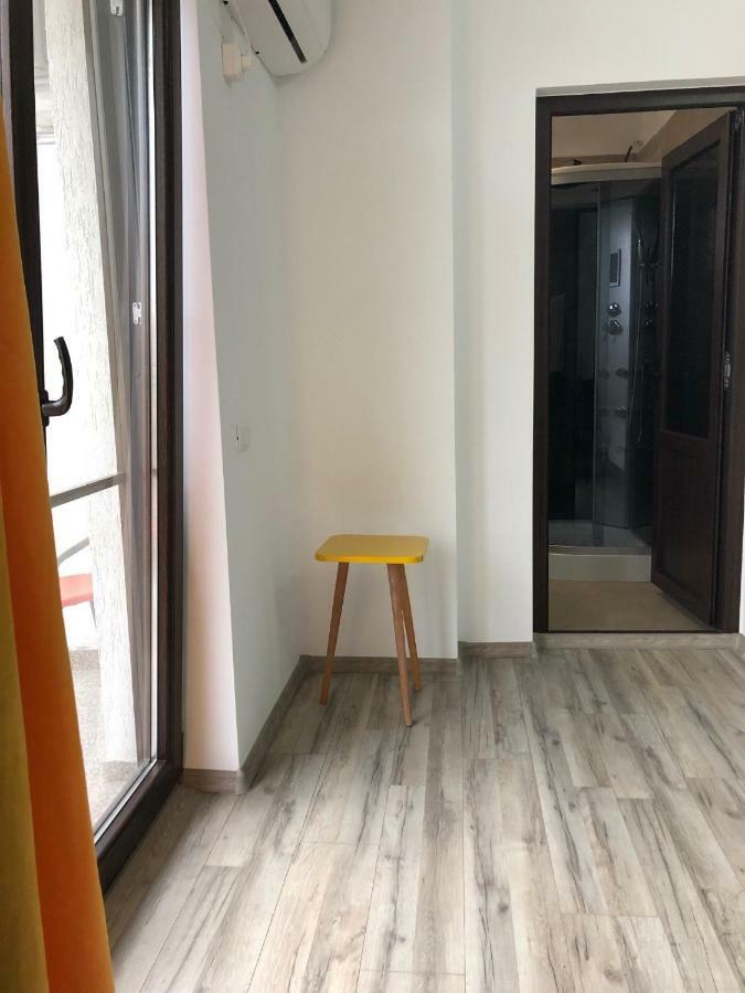 Cameră cvadruplă cu balcon