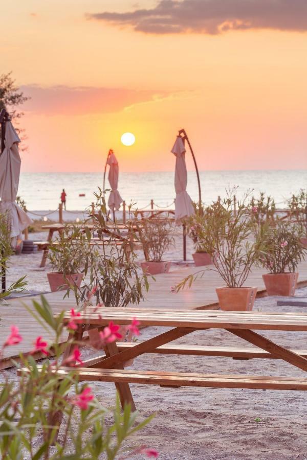Apartament cu 1 dormitor cu balcon şi vedere spre mare