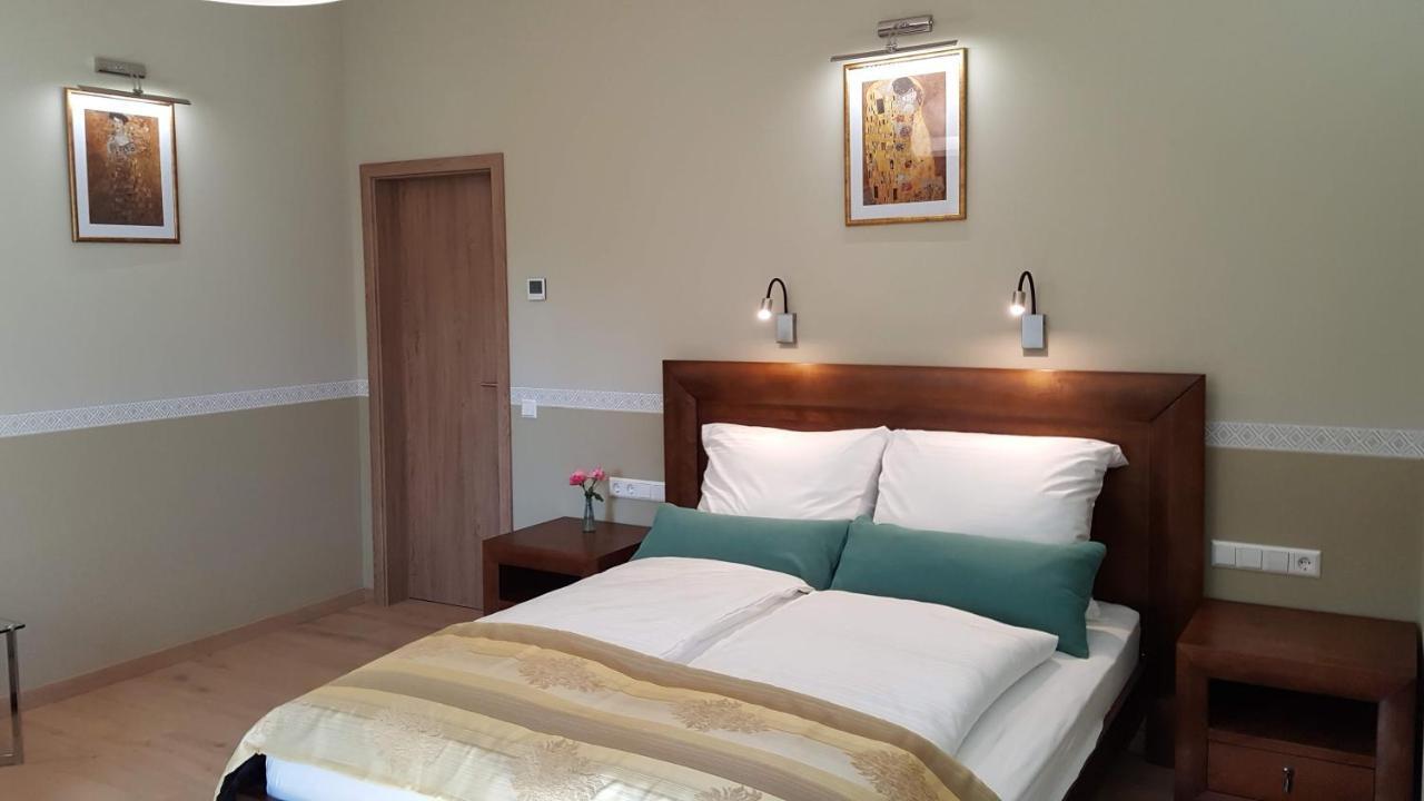 Luxury Triple Room,929993956:JPEG