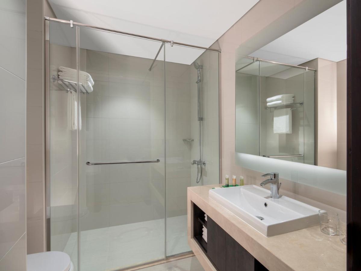 Standard Room with Free Breakfast & (15% discount on F&B , SPA and Laundry)