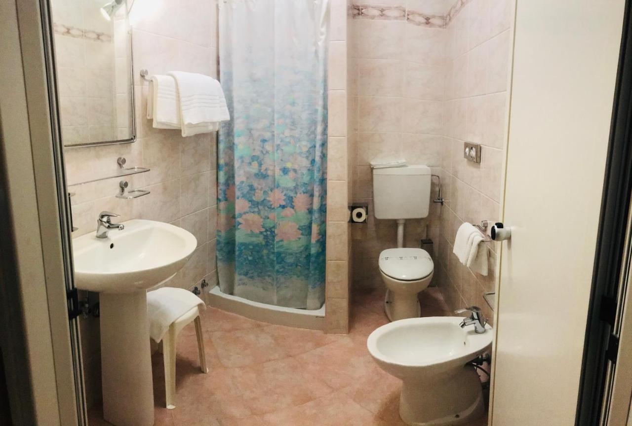 Cameră triplă