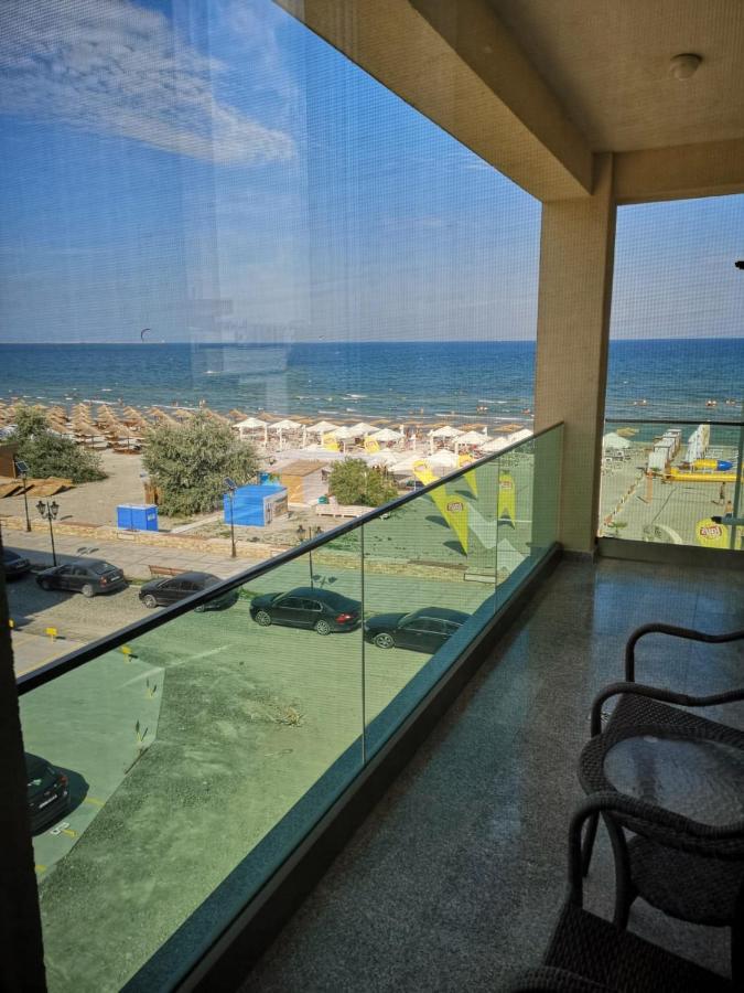 Apartament cu vedere la mare