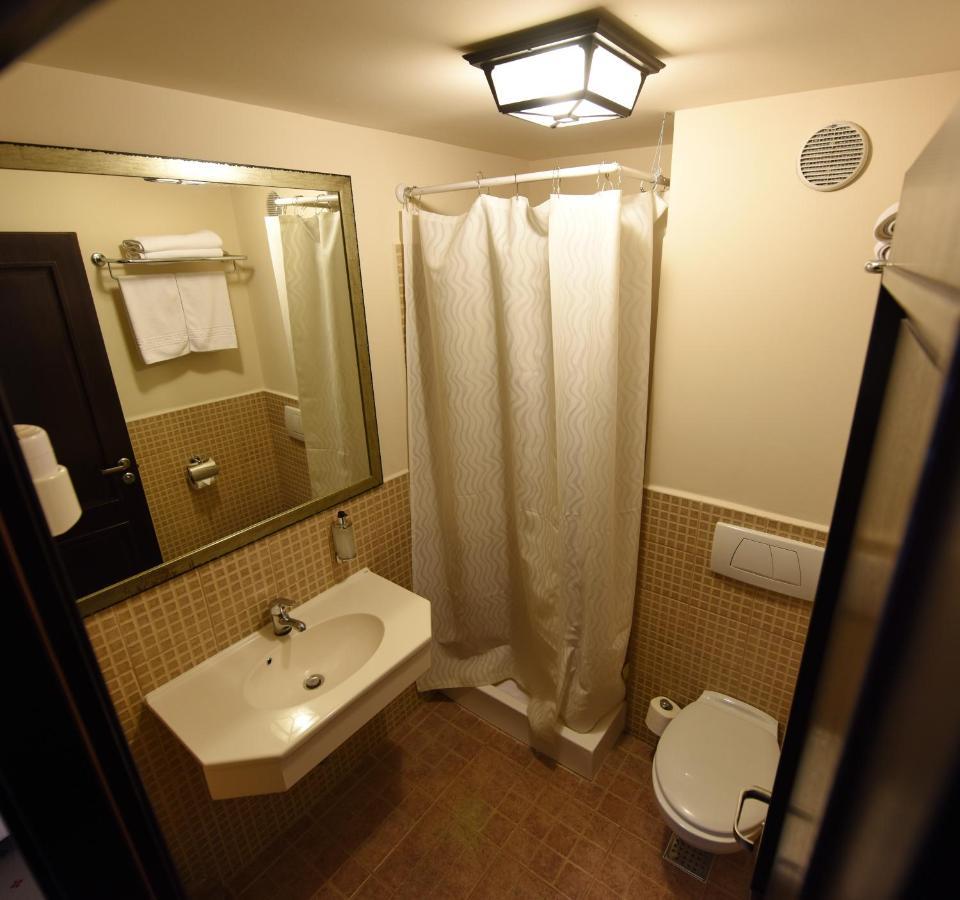 Standard Double Room,339210895:JPEG