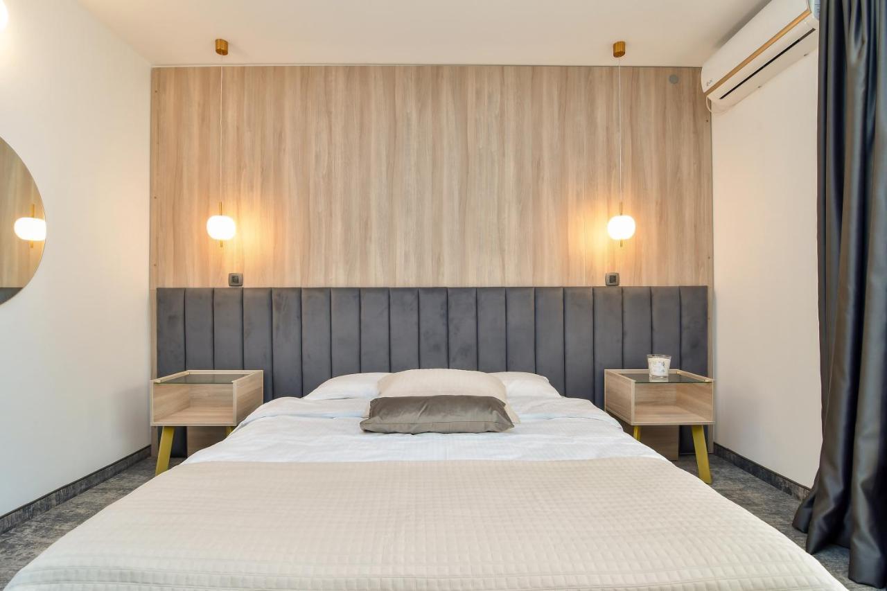 Double Room,999899610:JPEG