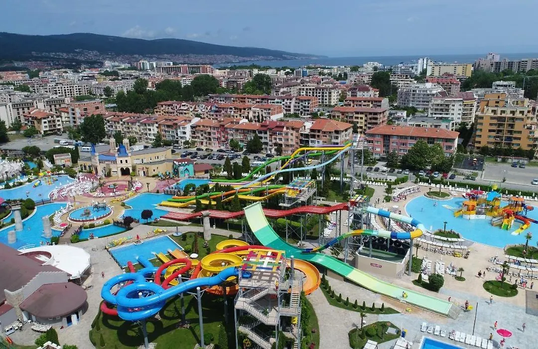 Aqua Nevis Hotel & Aqua Park-1