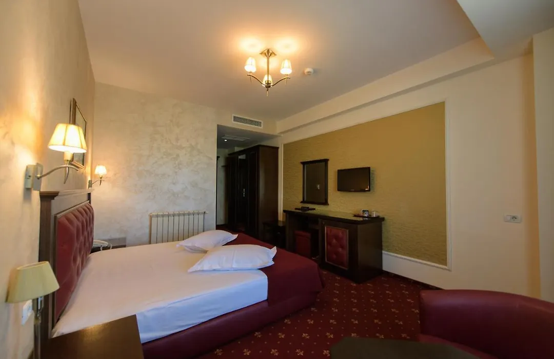 Hotel Golden Palace-1