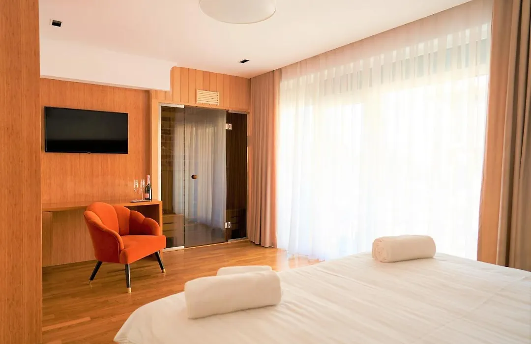 Hotel Glory-1