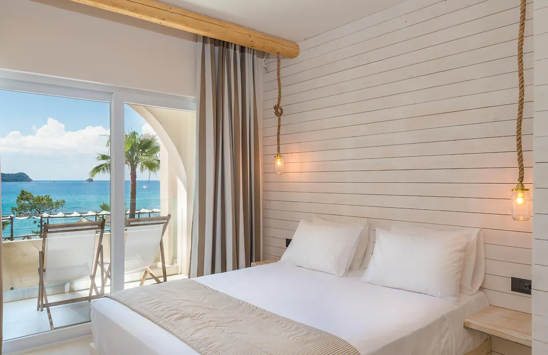 Gloria Maris Hotel Suites And Villas-1