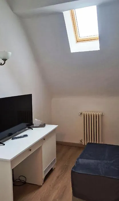 Hotel Triumf-1