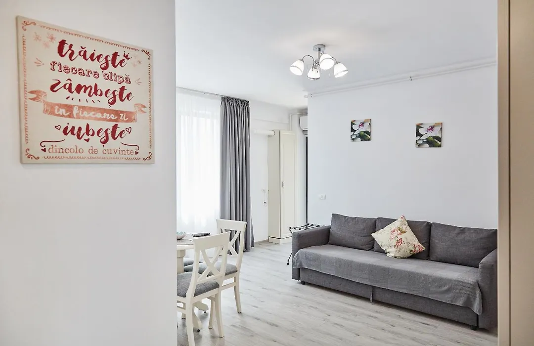 Apartments Excelsior Mamaia Nord-1