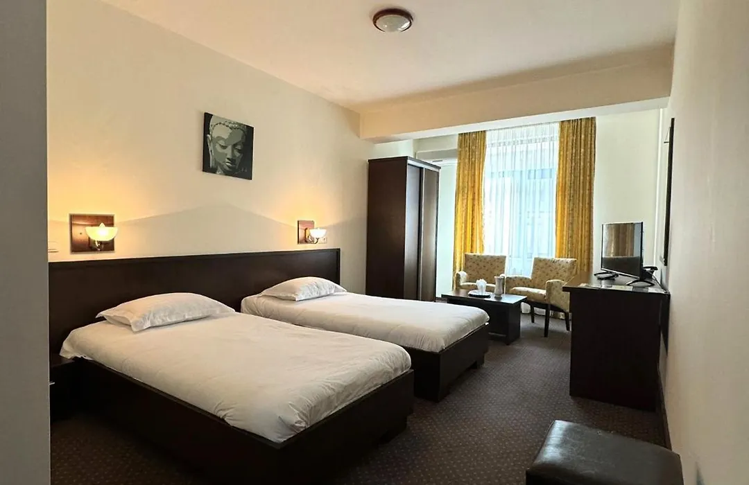 Hotel Yaky Center-1