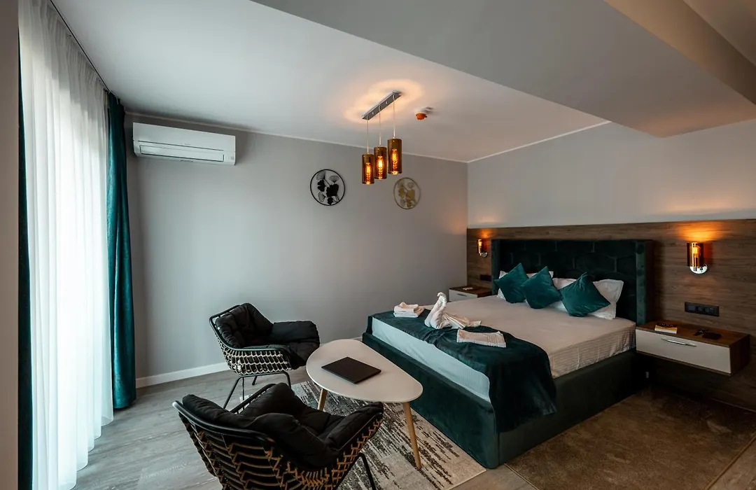 L&C Beach Home By Zora Apartament,Pe Plaja-1