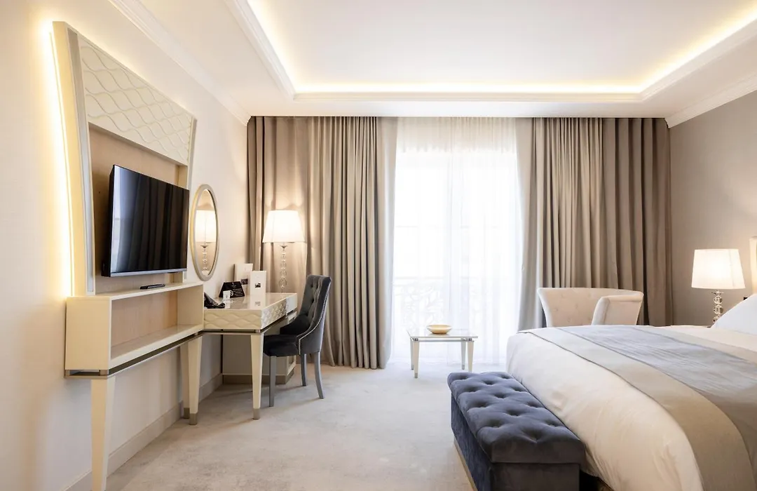 Tresor Le Palais Timisoara, Curio Collection By Hilton-1