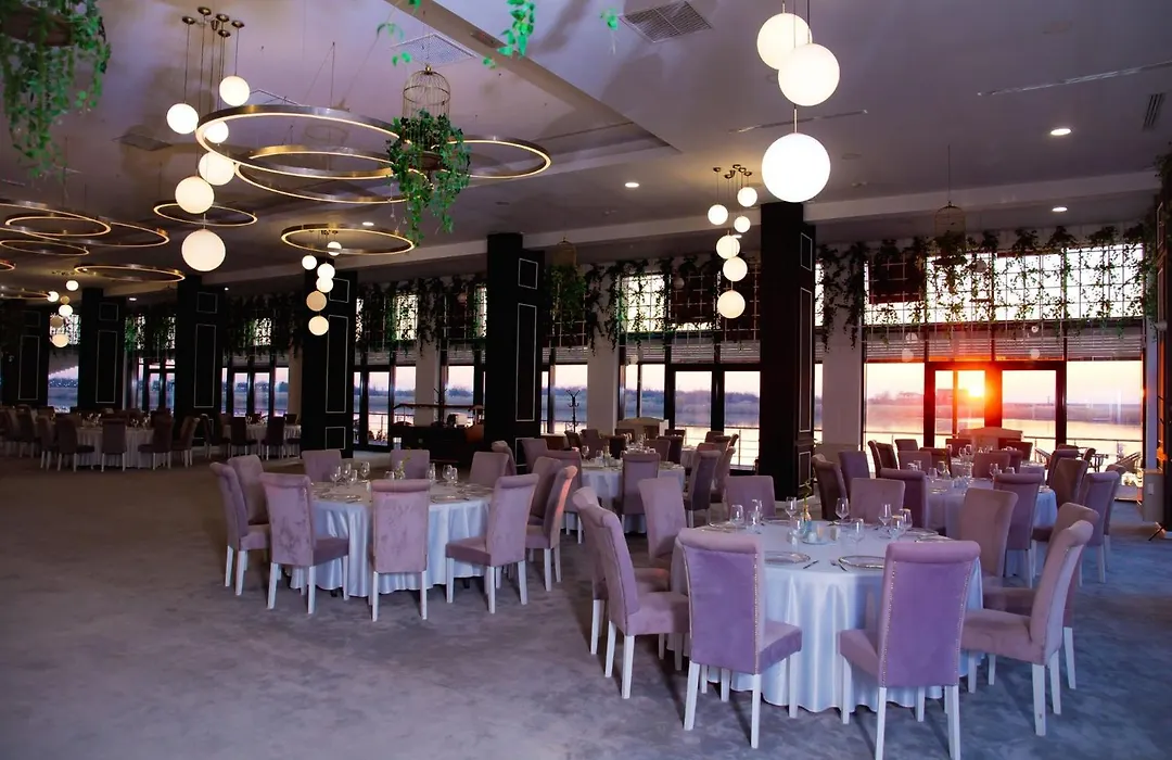 Hotel Evergreen-1