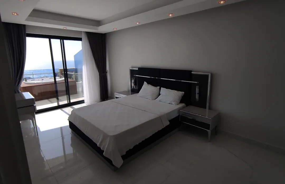 Elite Luxury Suite&Spa-1