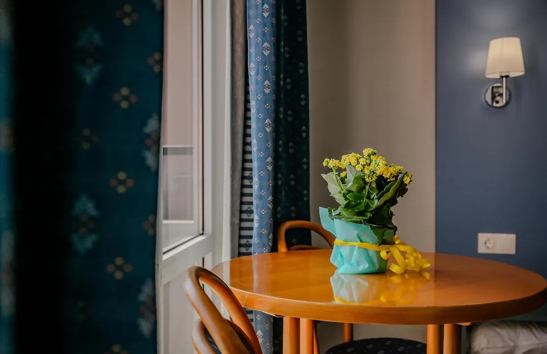 Hotel Lilia-1