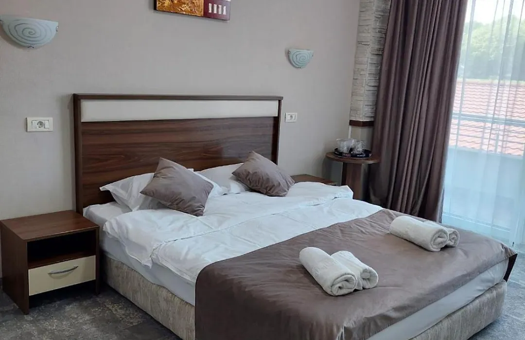 Hotel Laguna-1