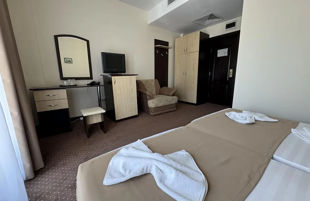 Hotel Golden Beach-1