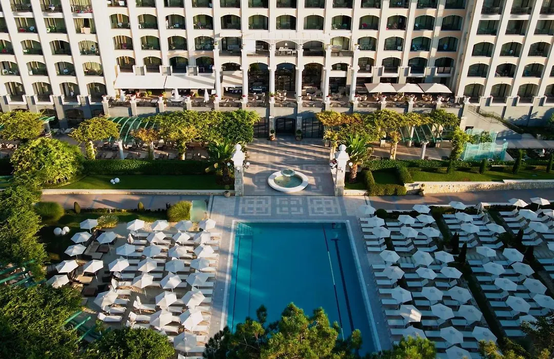 Astor Garden Hotel-1