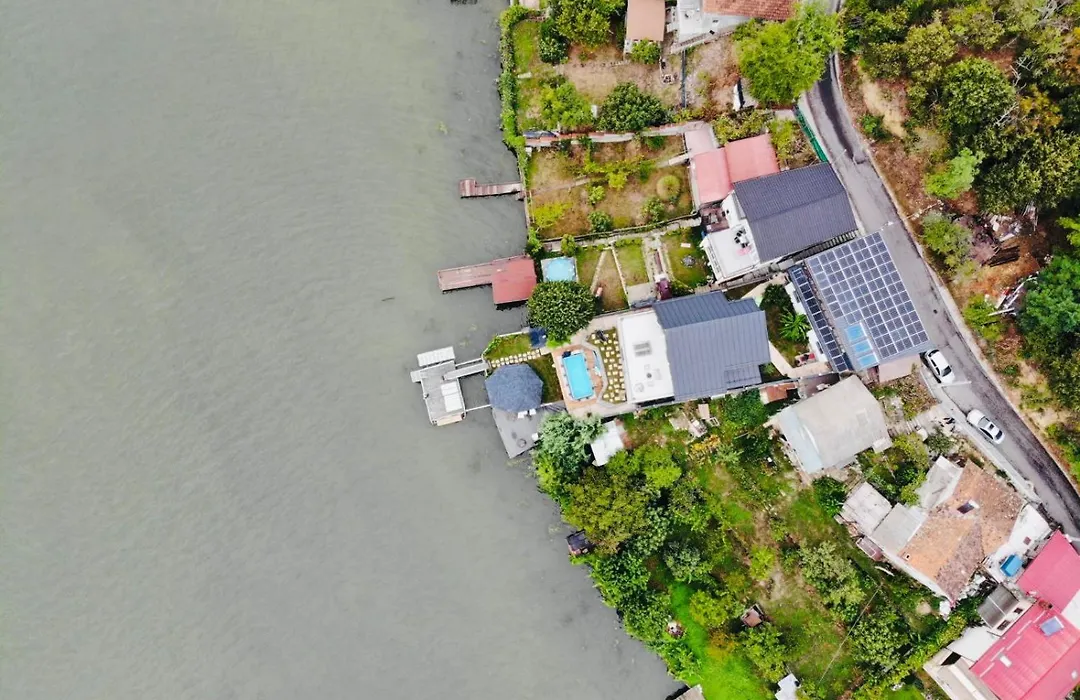 Noah River House-1