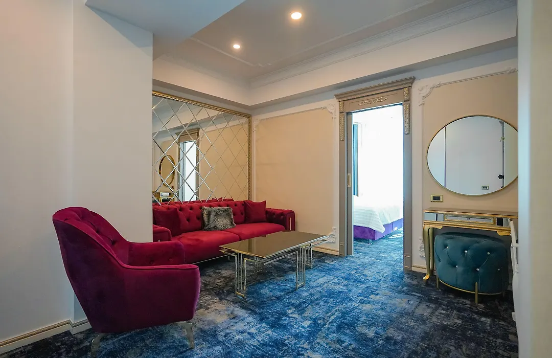 W Regal Boutique Hotel&Spa-1