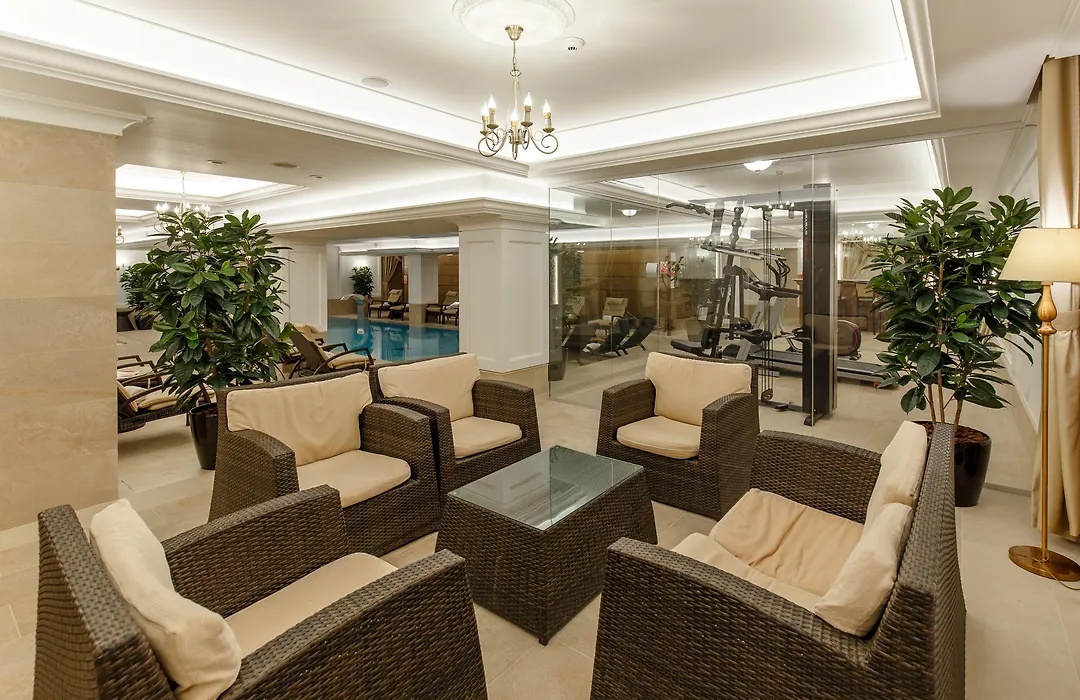 Hotel Gabriela-1