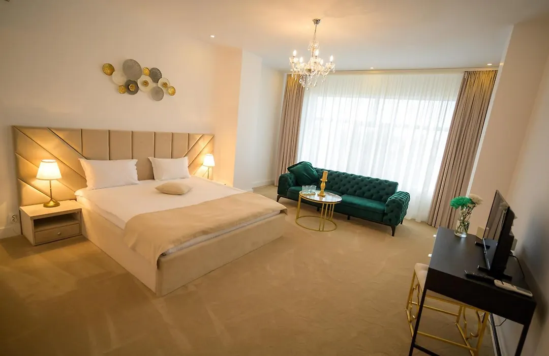 Hotel Queen Vera-1