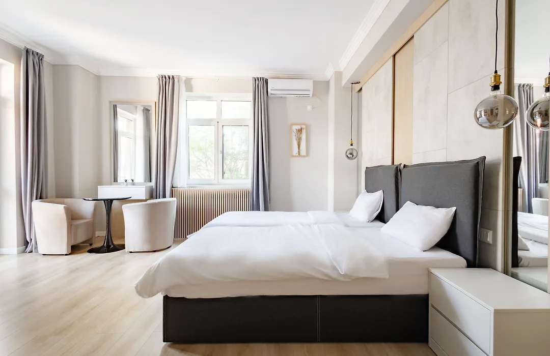 Piccolo Mondo By Citybookings-1